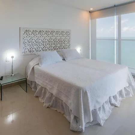 Central & Seaside View In Bocagrande Apartamento